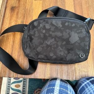 Lululemon Everywhere Belt Bag 1L NEW